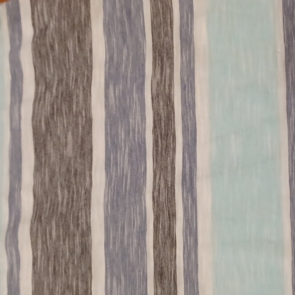 Roundtree & Yorke soft washed v neck tee - Picture 3 of 5